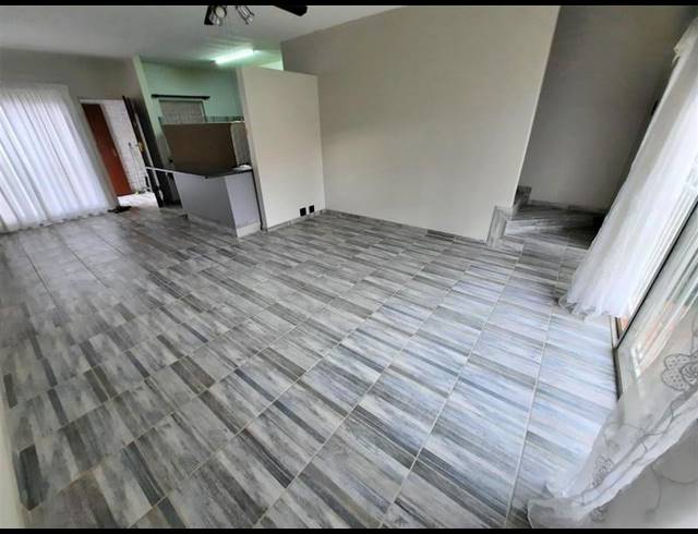 2 BEDROOM TOWNHOUSE FOR SALE IN PIERRE VAN RYNEVELD